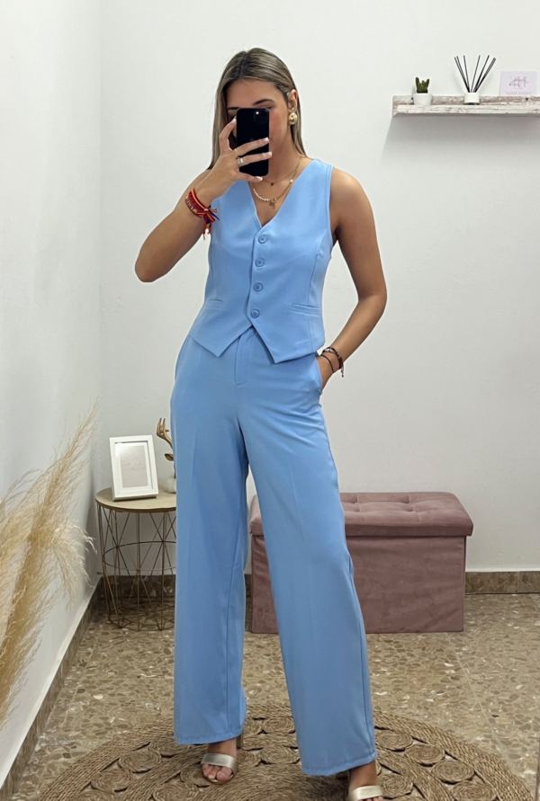 TRAJE CHALECO COMPLETO CELESTE